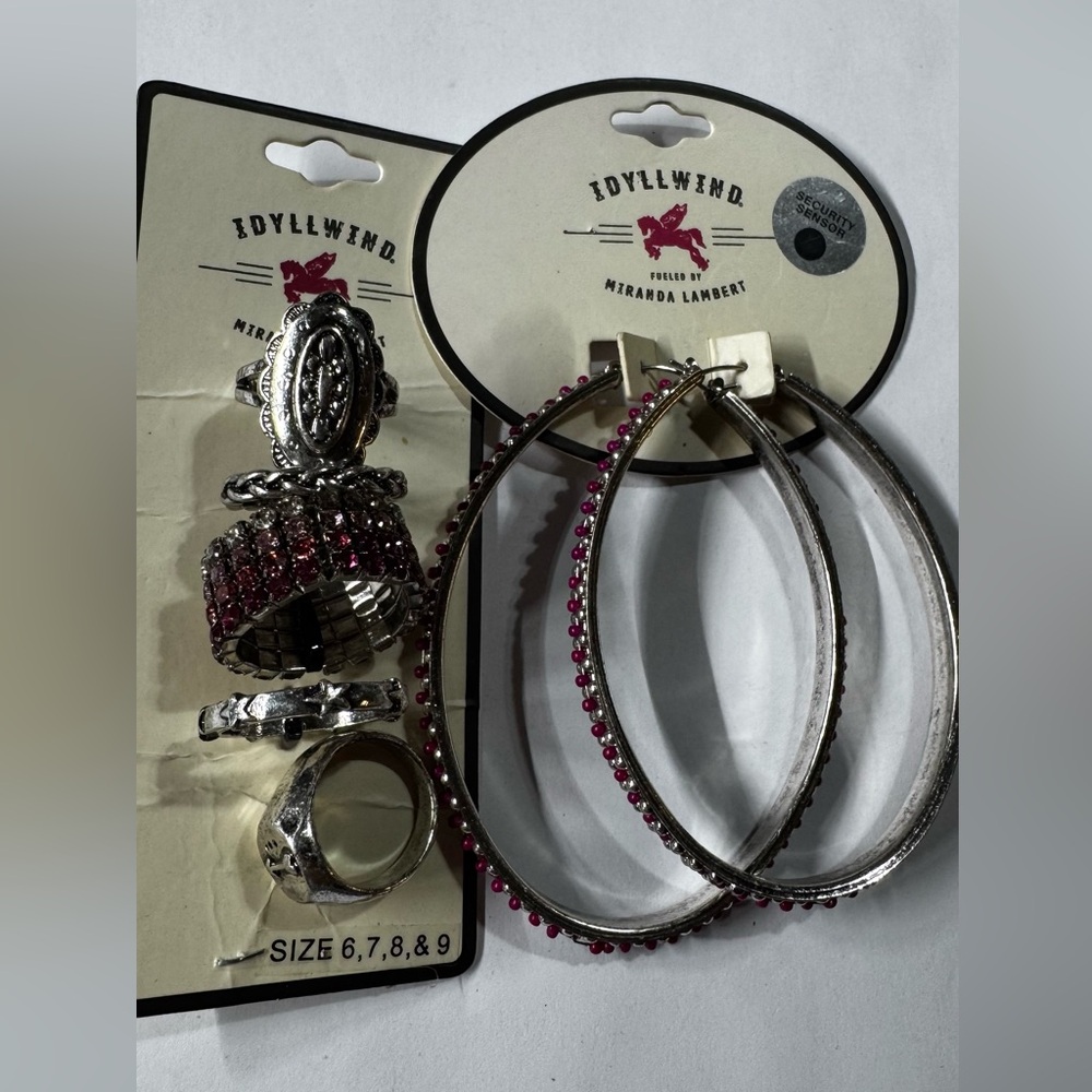 Idyllwind Silver and Red Ring Set